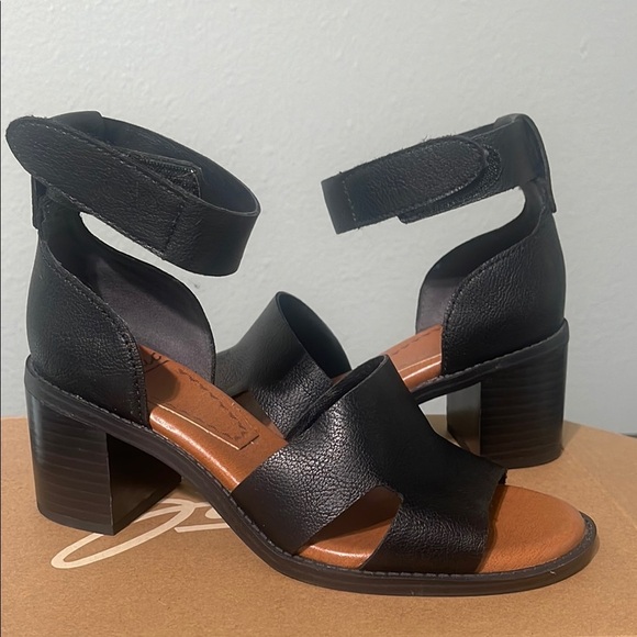 ZODIAC Women's Ida Block Heeled Sandal ankle strap black size 6 M - Picture 1 of 12